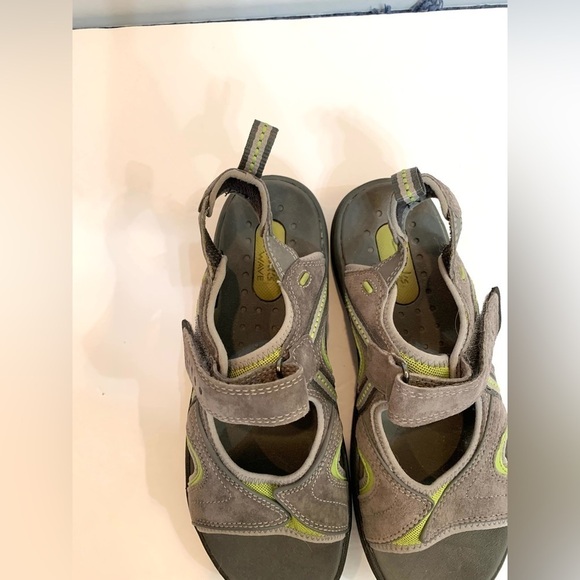 Women’s Clark’s Grey and Green Wave Sandal Leather Sz 7 - Picture 4 of 6